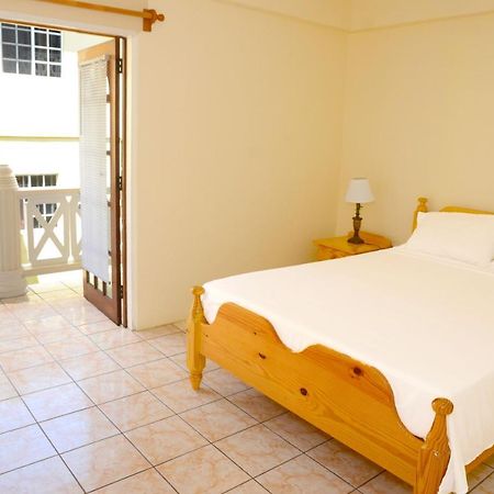 Bascombe Apartments Kingstown Bagian luar foto